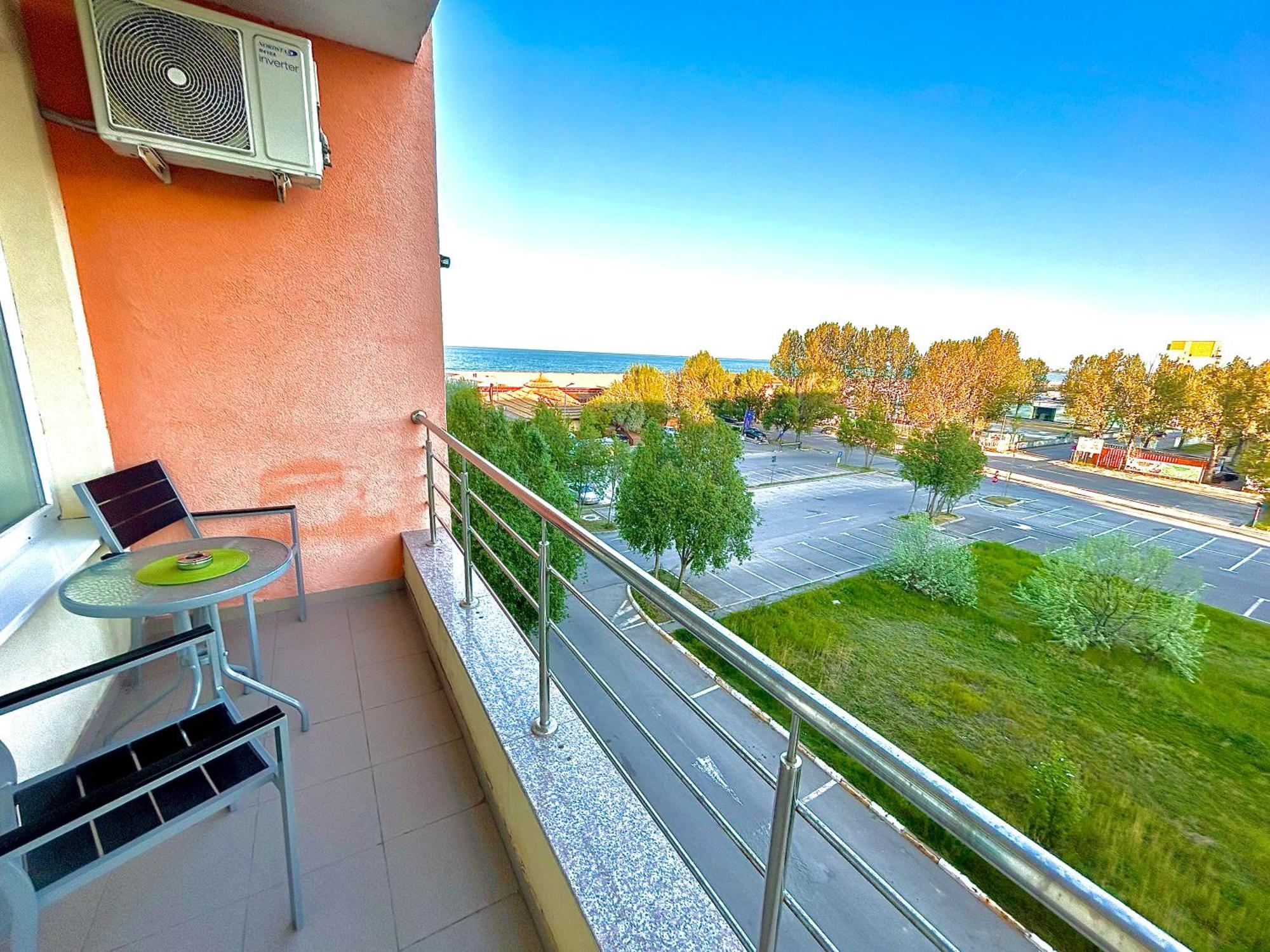 Marcony Boutique Apartments Mamaia Exterior photo