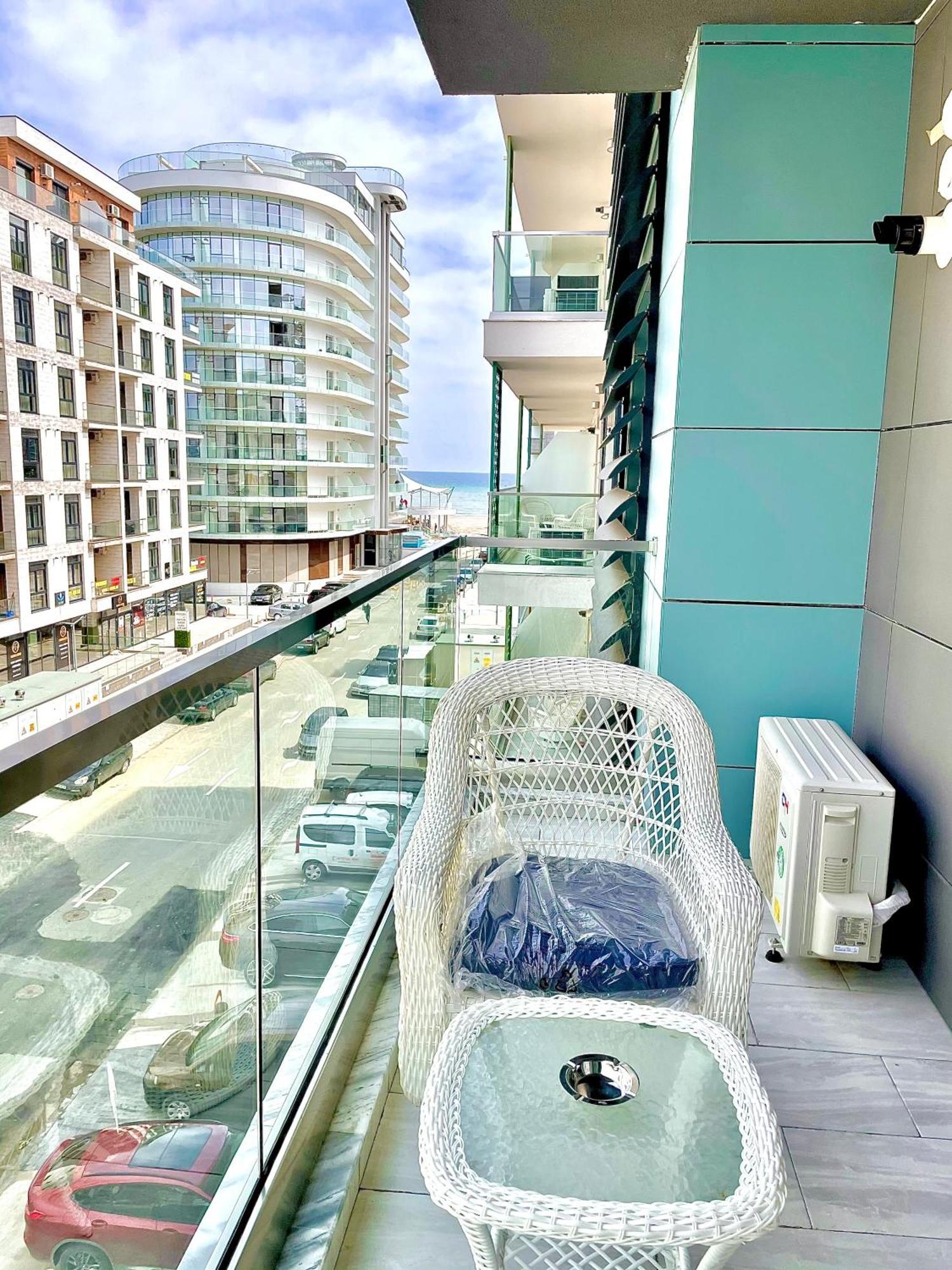 Marcony Boutique Apartments Mamaia Exterior photo