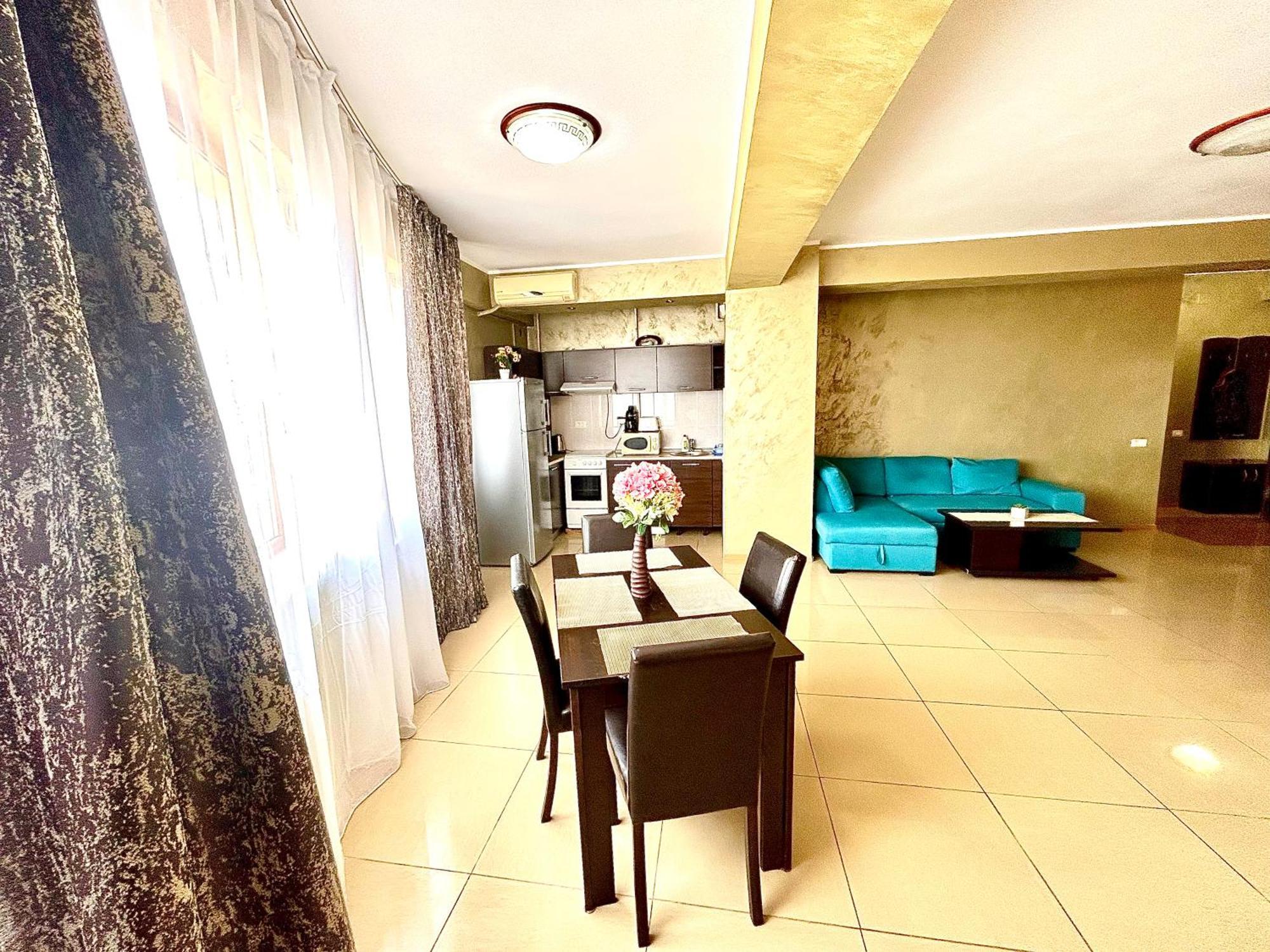 Marcony Boutique Apartments Mamaia Exterior photo
