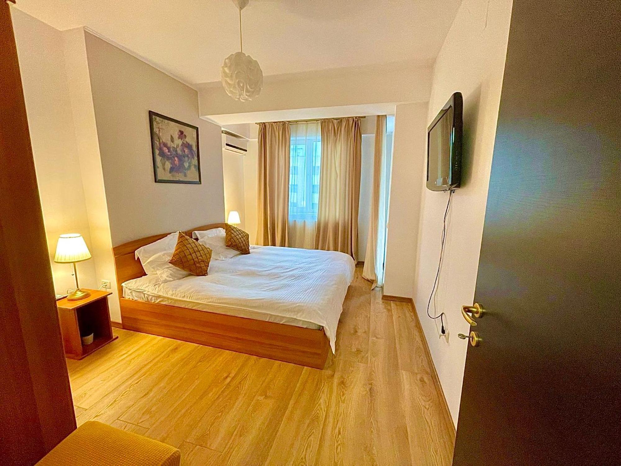 Marcony Boutique Apartments Mamaia Exterior photo