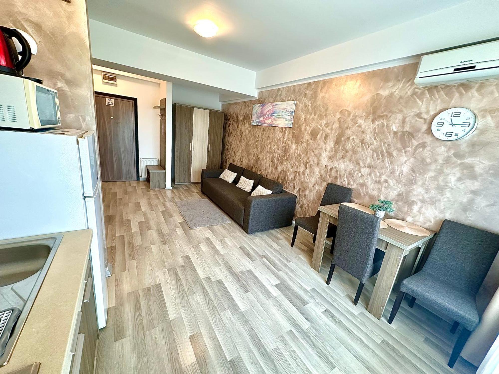 Marcony Boutique Apartments Mamaia Exterior photo